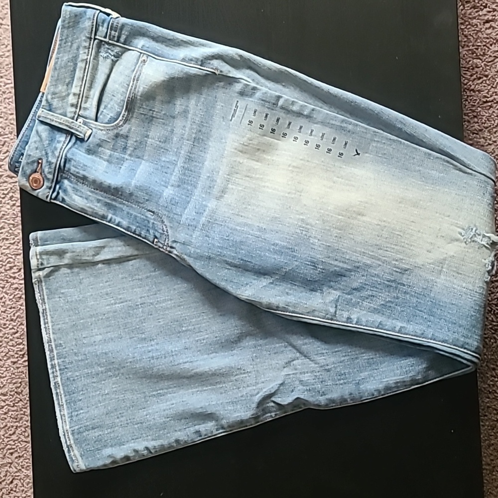 American Eagle Outfitters Hi-Rise BoHo Artist Size 16 Long Jeans. Super Stretch